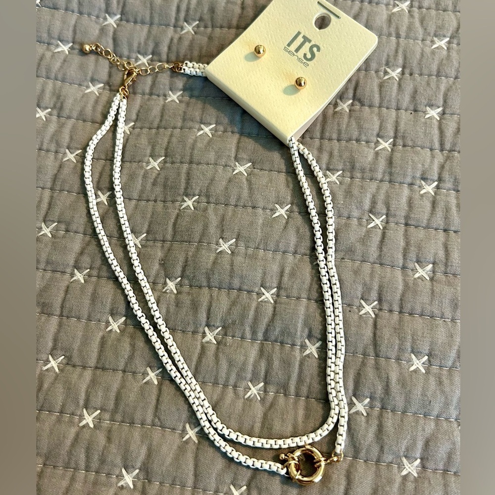 (Bundle 3 for $15) Necklace and earrings set NWT